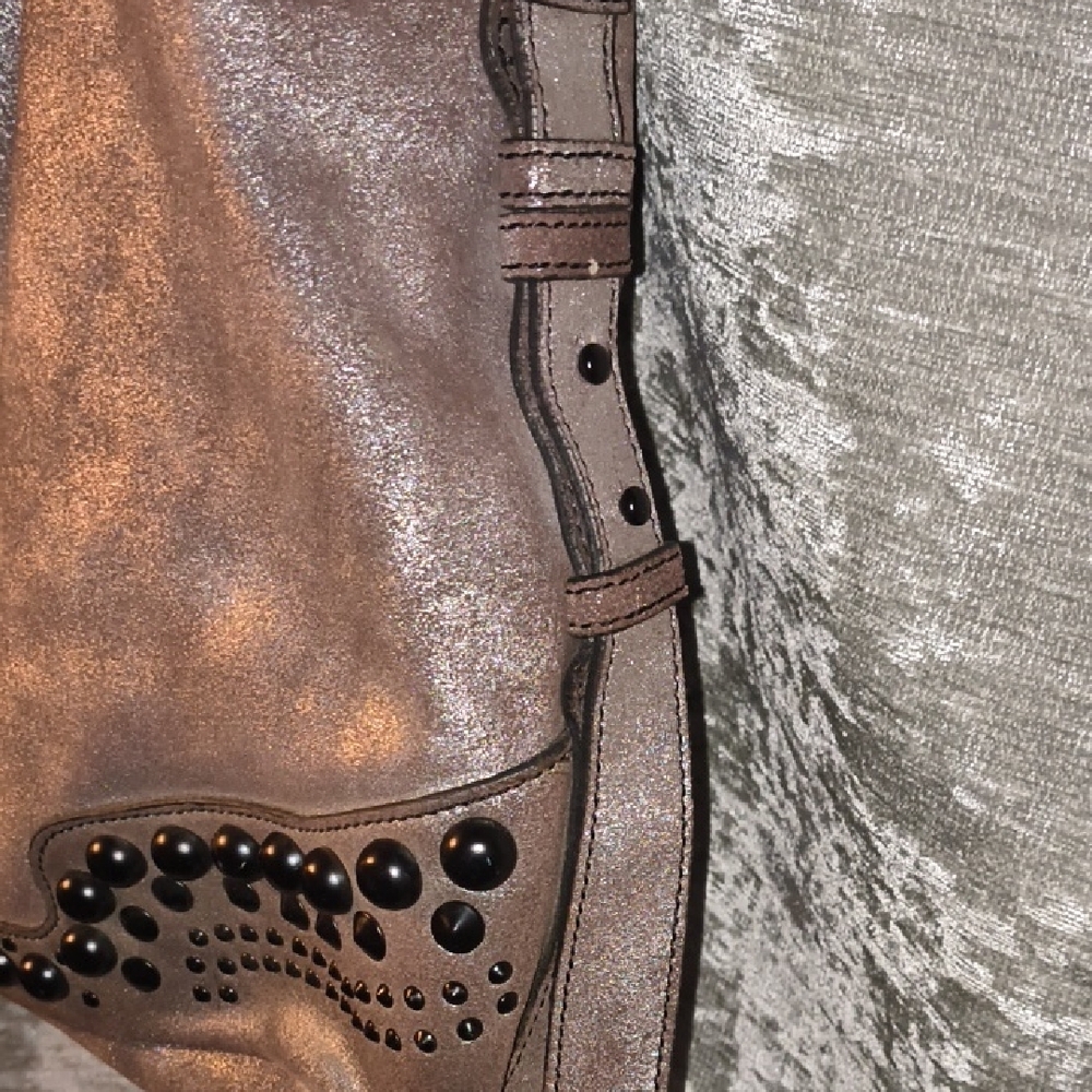 Dang Near New Joelle Hawkens Metallic Leather Tote! - Picture 6 of 10